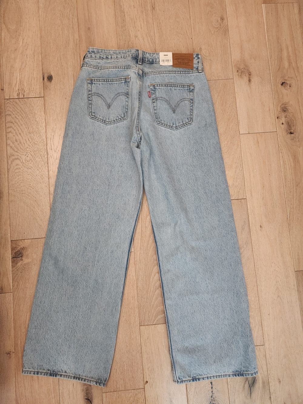Levi's Low And Loose Jeans - Picture 3 of 5